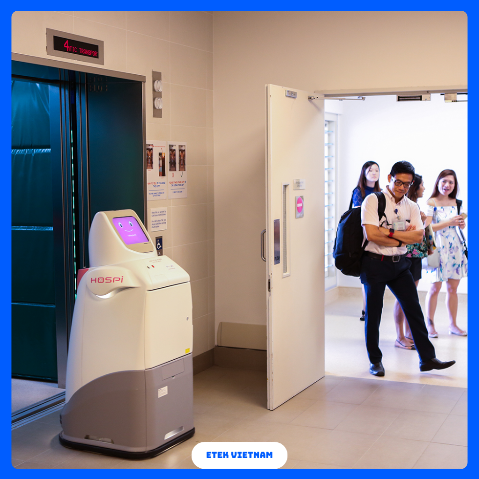 ROBOT GIAO THỨC ĂN CHO BỆNH NHÂN